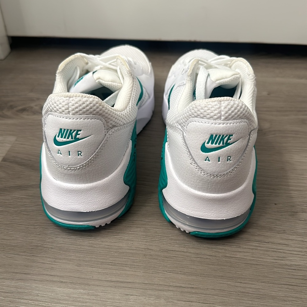 Nike Women's Air Max Excee White/Neptune Green-Black Size 10 - Picture 3 of 4